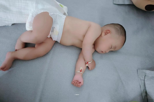 眉山几个月宝宝会抬头